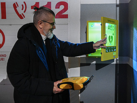 Predaja defibrilatorja Leskovec pri Krškem